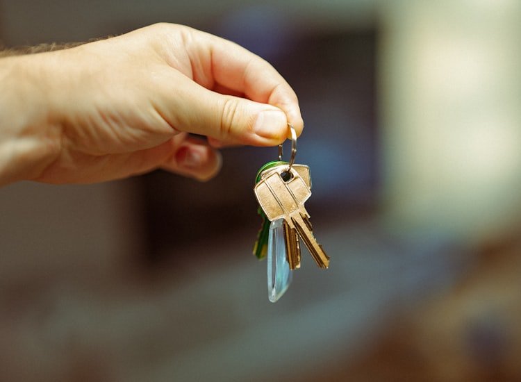 What Does Contingent Mean in Real Estate? A Buyer’s Guide